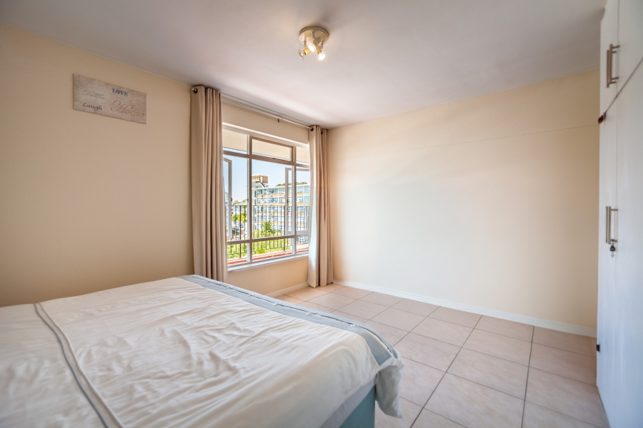 To Let 1 Bedroom Property for Rent in Sea Point Western Cape